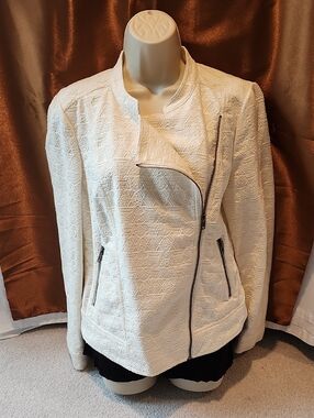 Ruff Hewn Women's Cream Textured Asymmetrical Zip Jacket